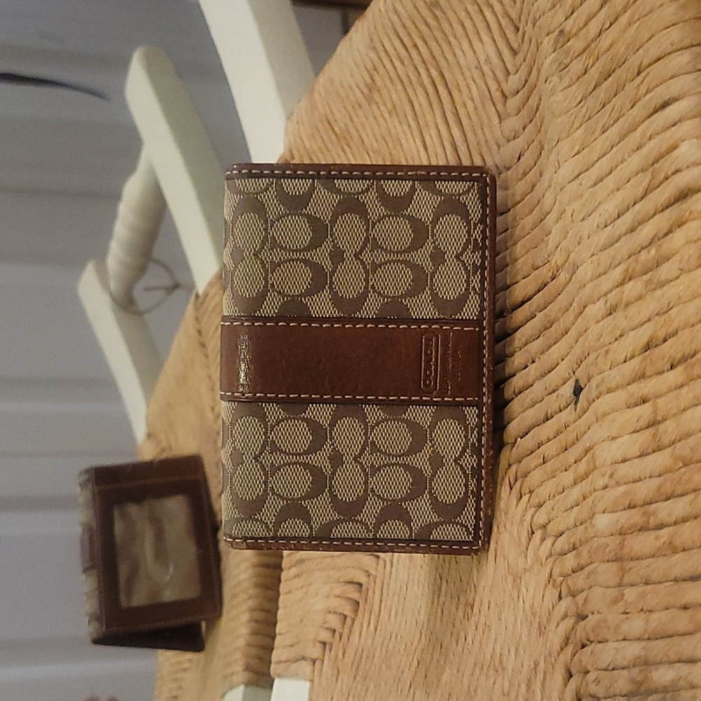 Leather and C's Coach wallet